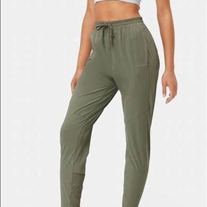 Outdoor Voices Track Pant in Tea Tree